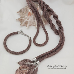 Lariat i bransoletka - wykończenia ze stali chirurgicznej