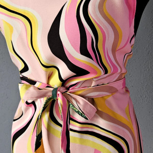 Fartuch, fartuszek klasyczny w dwóch wzorach tropikalnym i abstrakcyjne fale