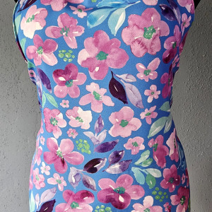 Fartuch, fartuszek klasyczny w dwóch wzorach kwiatowy i marmurek akwarela