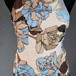 Fartuch, fartuszek klasyczny w dwóch wzorach abstrakcyjny kwiat i geometria literki