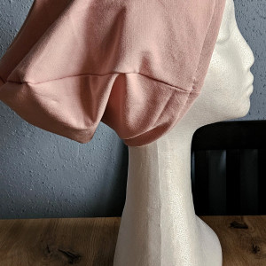 Czapka  gładka w pudrowym różu