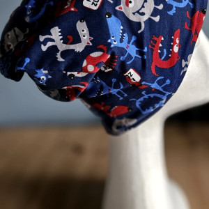 Czapka dla chłopca  w motyw potworki, psy  na zimę