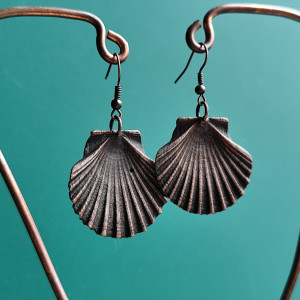 Prawdziwe muszle zamknięte w miedzi. Kolczyki