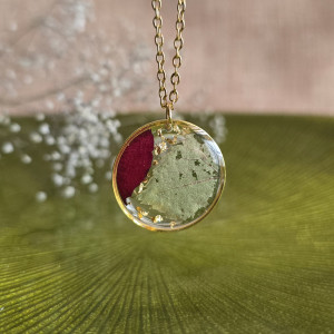 Róża czerwona liść złota zawieszka złoty wisiorek naszyjnik żywica z żywicy kwiaty z kwiatami retro naturalna dziewczęca kobieca