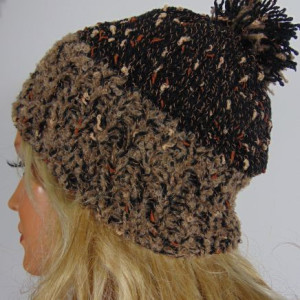Ciepła czapka czarno beżowa