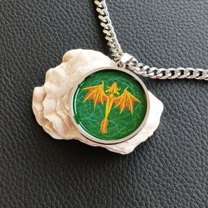 Ręcznie robiony wisiorek "Bursztynowy Smok"