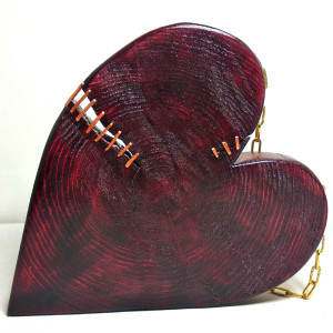 Serce z drewna - symbol miłości, nadziei i odnowy