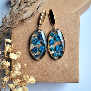 Kolczyki z żywicy z suszonymi kwiatami gipsówki