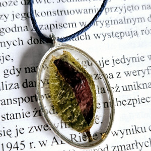 Wisior naszyjnik z główką pąkiem maku w żywicy epoksydowej
