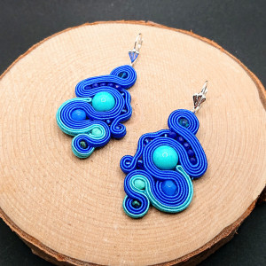 KOBALTOWO-TURKUSOWE KOLCZYKI SUTASZ Z JADEITAMI