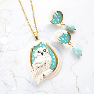 Komplet naszyjnik i kolczyki z białą sową na śniegu