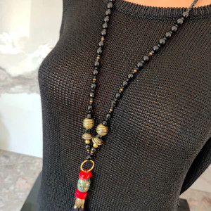 Naszyjnik Wisior z Koralem Czerwonym Bryłki Czarne korale nasz24.133