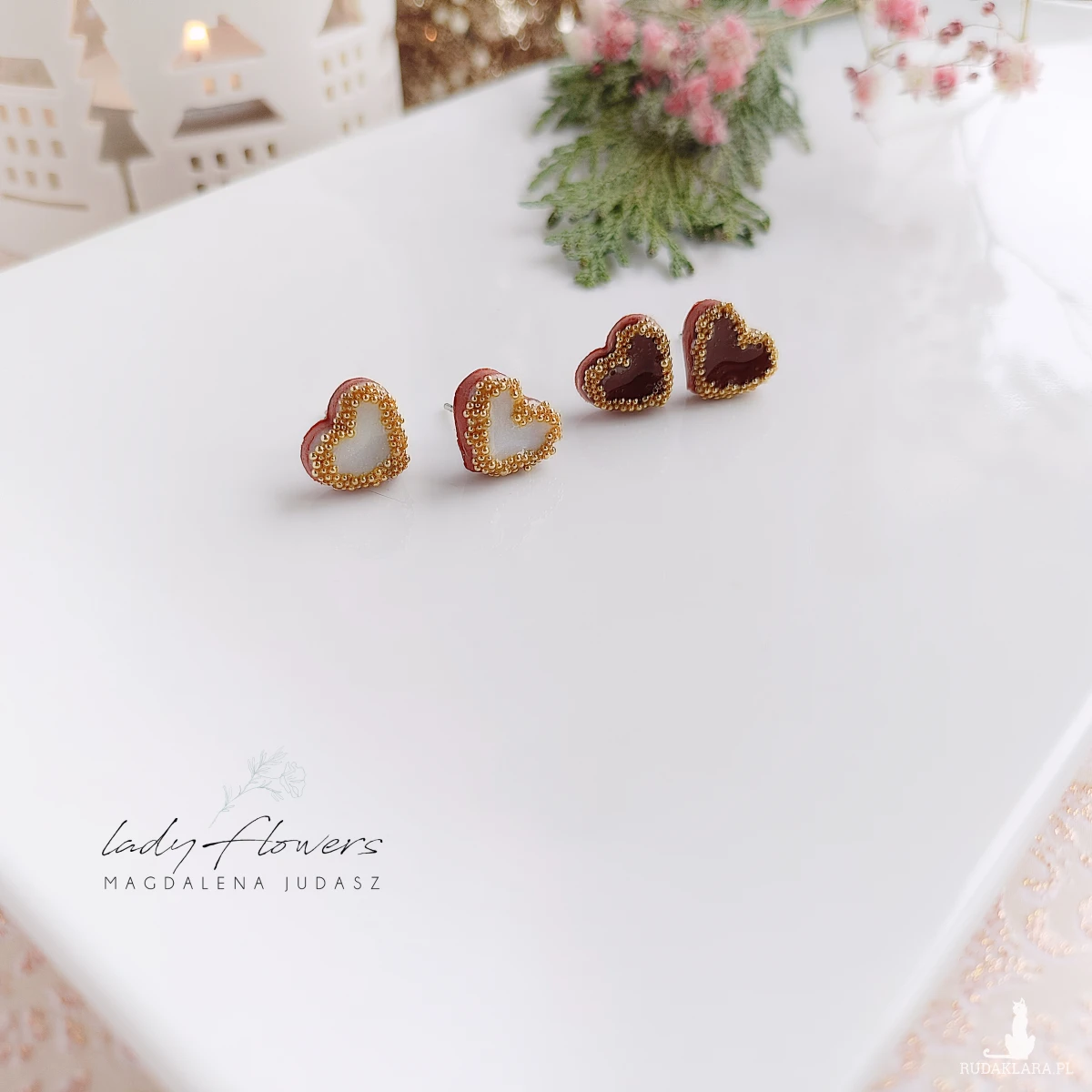 Kolczyki serduszka ze złotą posypką