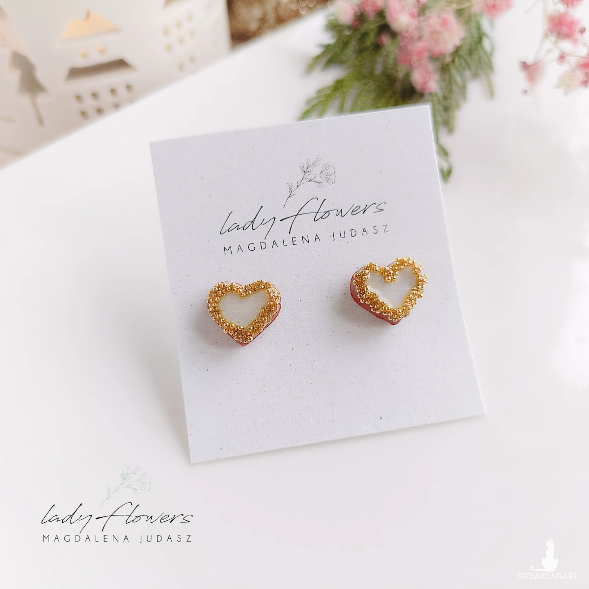 Kolczyki serduszka ze złotą posypką