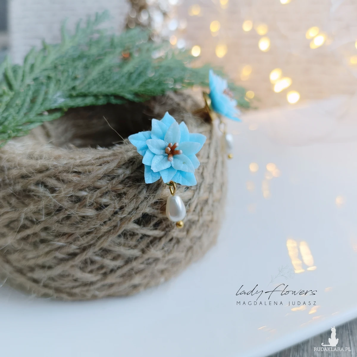 Kolczyki z błękitnymi poisencjami