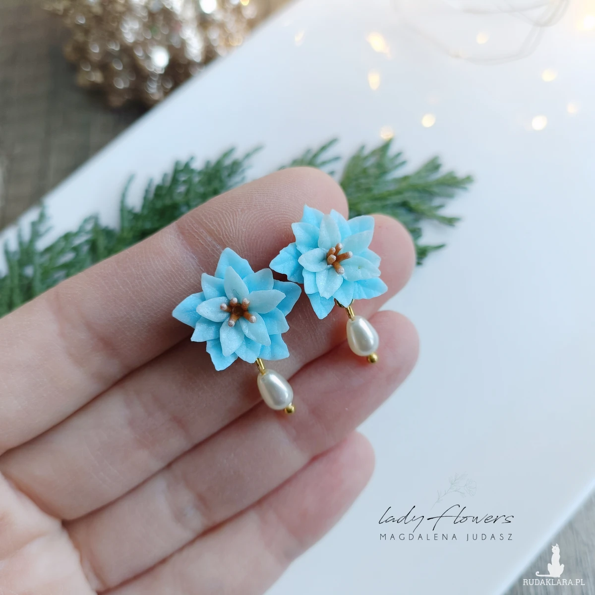 Kolczyki z błękitnymi poisencjami