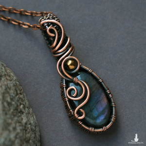 Wisiorek miedziany naszyjnik z labradorytem wire wrapping