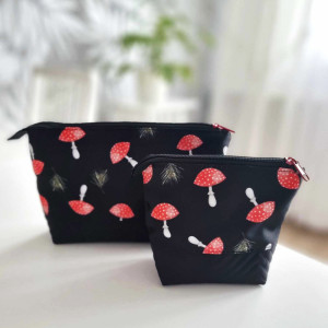 Zestaw kosmetyczek organizerów z serii EVA Grzybki KW25