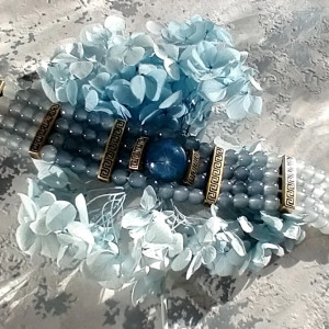 Olimpia - bransoletka z kaboszonem z żywicy