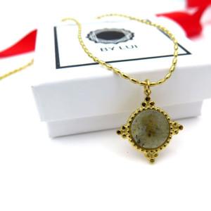 Złoty Łańcuszek z Zawieszką Okrągłym Labradorytem AURORA