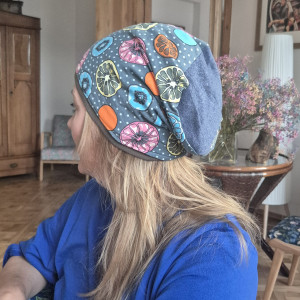 Czapka damska we wzory