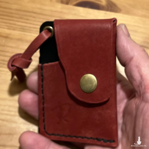 Mały portfel skórzany czerwono czarny ręcznie uszyty na karty