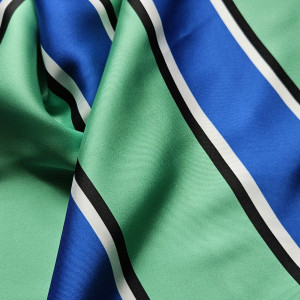 Apaszka satynowa w paseczki pasy zieleń chaber