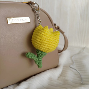 Brelok tulipanek, Brelok do kluczy, Szydełkowy brelok