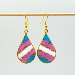 Kolczyki trans pride z żywicy 021