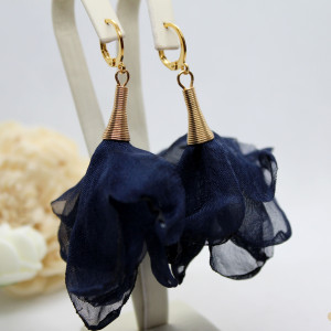 długie kolczyki - szyfonowe kwiatki - granatowe