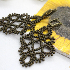 koronkowe kolczyki z matowych koralików - antyczny brąz