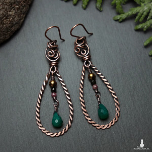 Kolczyki miedziane unikatowe wire wrapping z zielonym onyksem i turmalinem PROMOCJA