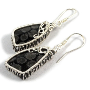 Skamielina koralu, Srebrne kolczyki ze skamieliną, ręcznie wykonane, prezent dla niej, prezent dla mamy, prezent urodzinowy, biżuteria, wire wrapped