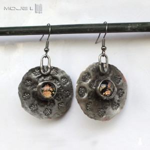 Dichrooko z kwiatkami