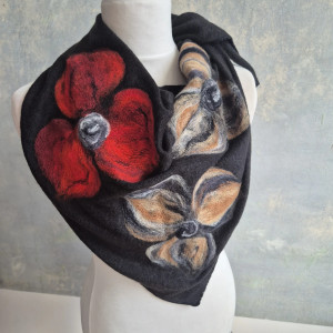 Czarna chusta handmade wełniana