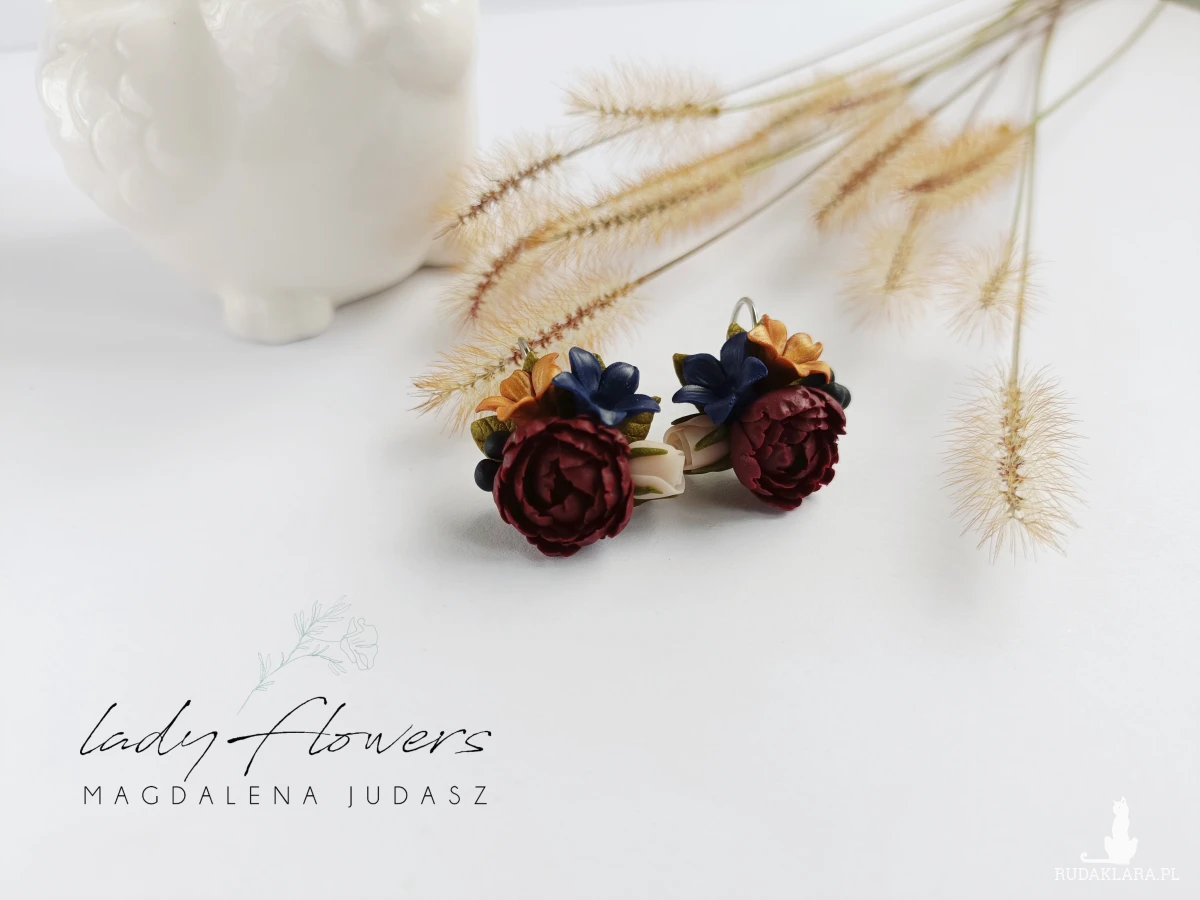 Kolczyki z bordowymi peoniami