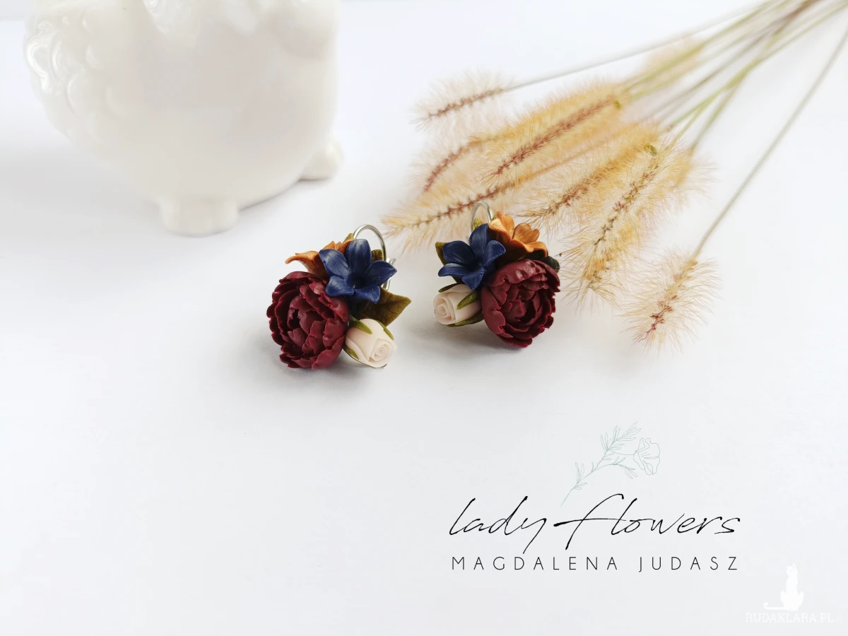 Kolczyki z bordowymi peoniami