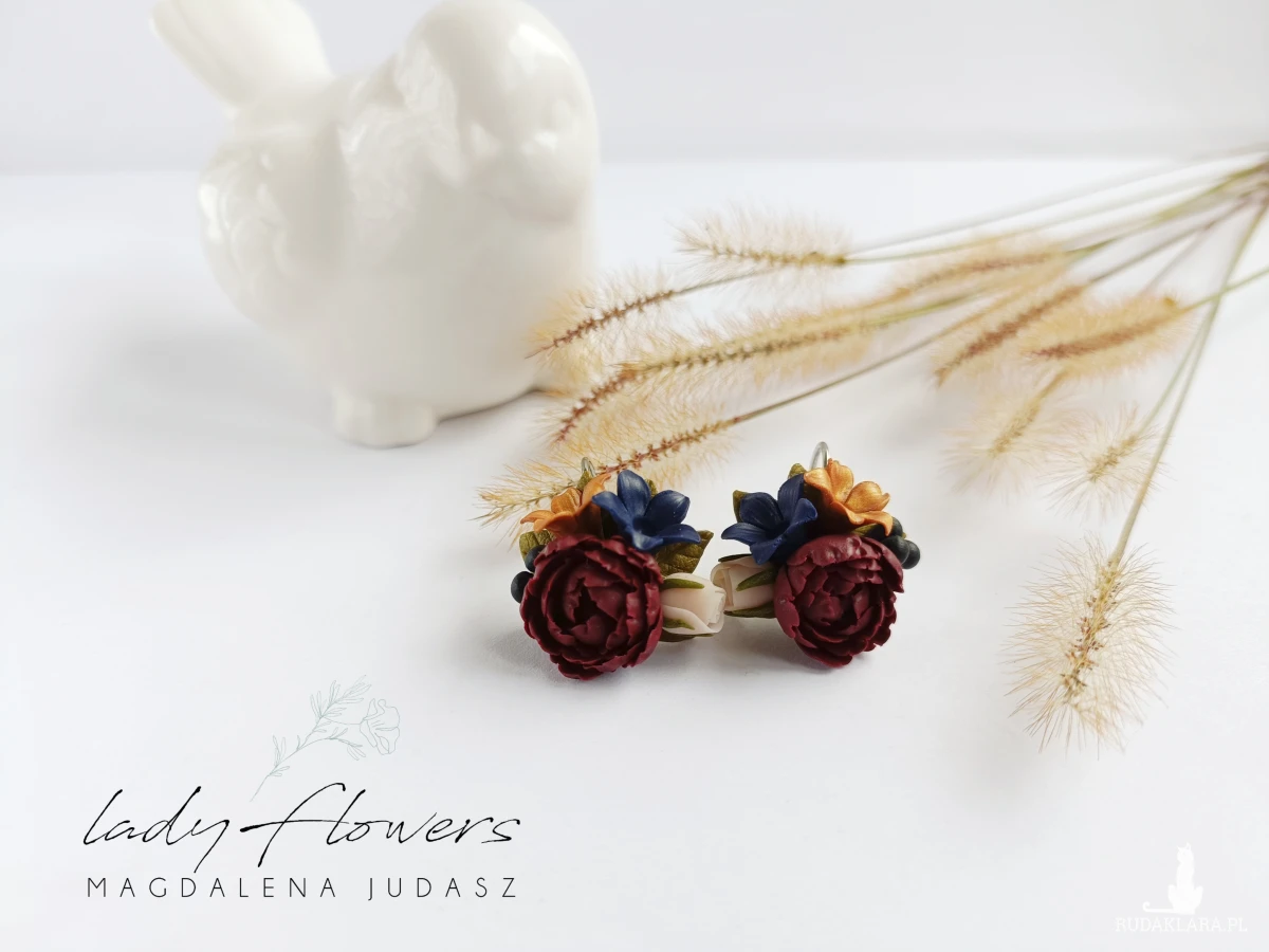 Kolczyki z bordowymi peoniami