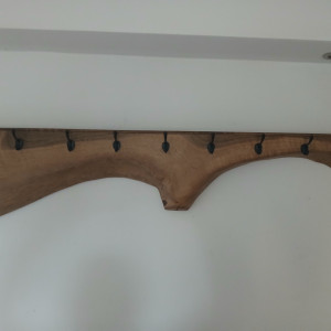 Wieszak z orzecha włoskiego