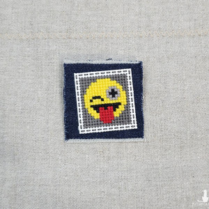 5885 broszka haft krzyżykowy