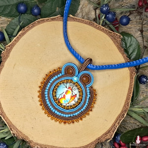 Yoko - kolorowy wisiorek sutasz