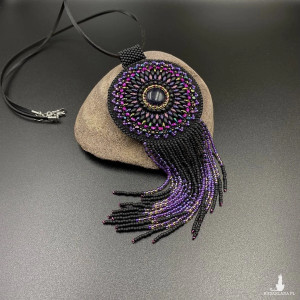 MISTYCZNY MEDALION Z FRĘDZLAMI - fioletowy, czarny #862