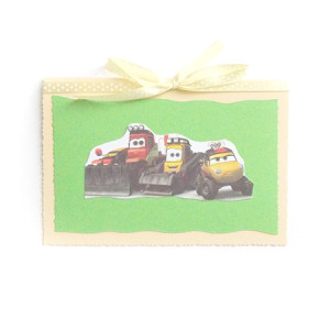 samochody kartka dla chłopca, bajkowe kartki dla dzieci, śmieszne kartki, fajne kartki na różne okazje, kartka z autami, kartka dla chłopaka, kartka bez życzeń