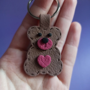 Brelok w kształcie misia z serduszkiem