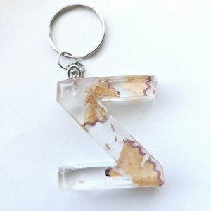 Brelok literka Z z żywicy z kredkami przezroczysta