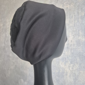 Czapka czarna codzienna  a1