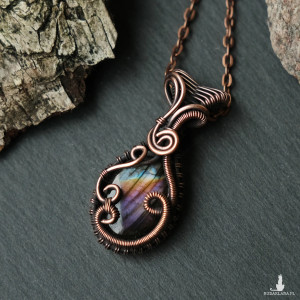 Wisiorek miedziany drobny naszyjnik z labradorytem wire wrapping