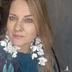 Kolczyki  długie kwiaty białe