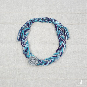 6573 kolorowy naszyjnik - warkocz z różą