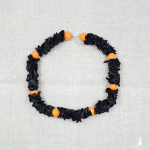 6415 czarny, pomarańczowy naszyjnik; korale